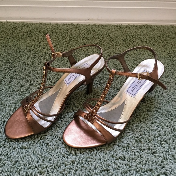 Bronze Sandal Low Heels - Picture 2 of 5